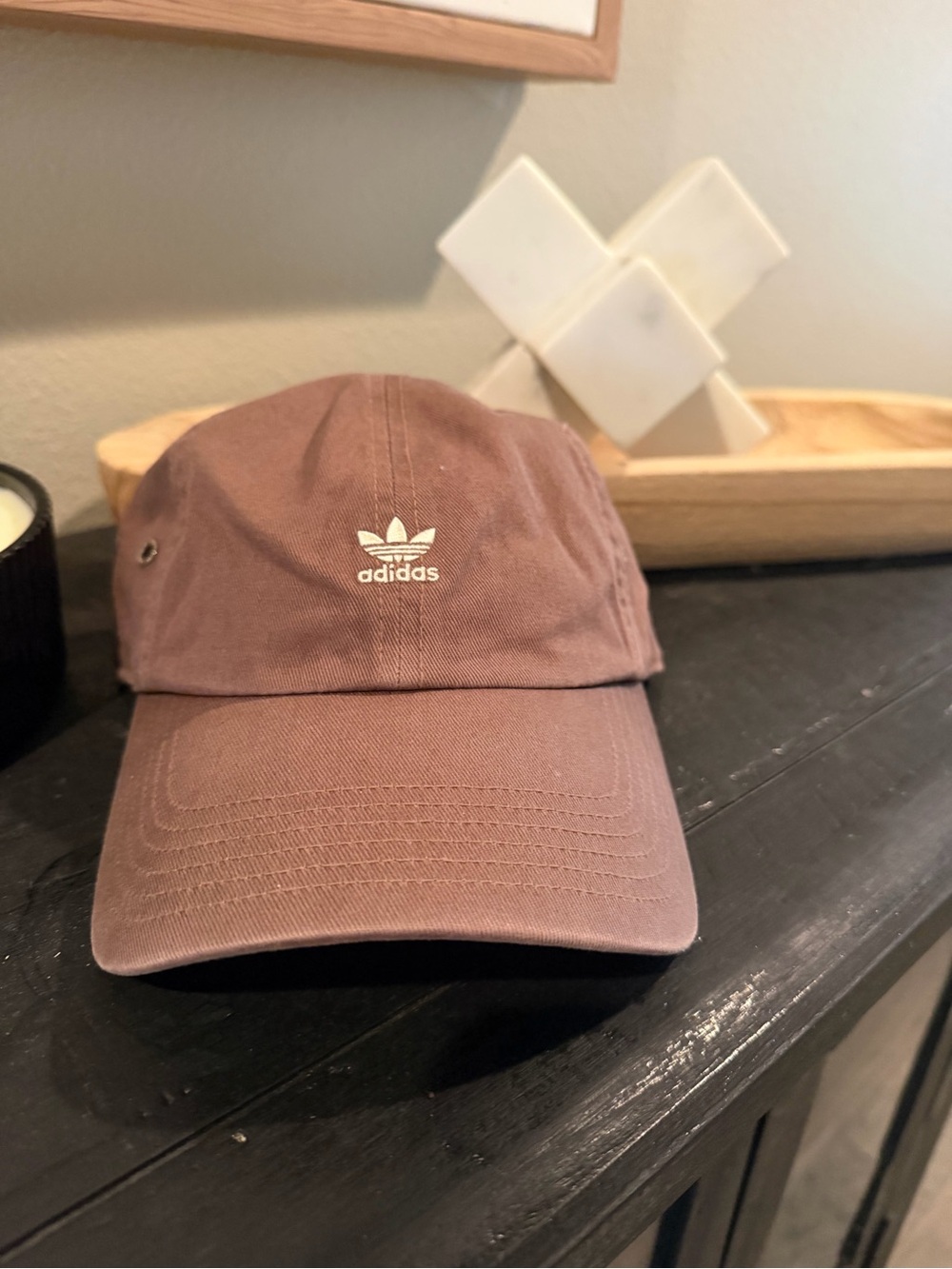 adidas Trefoil Cap in Brown